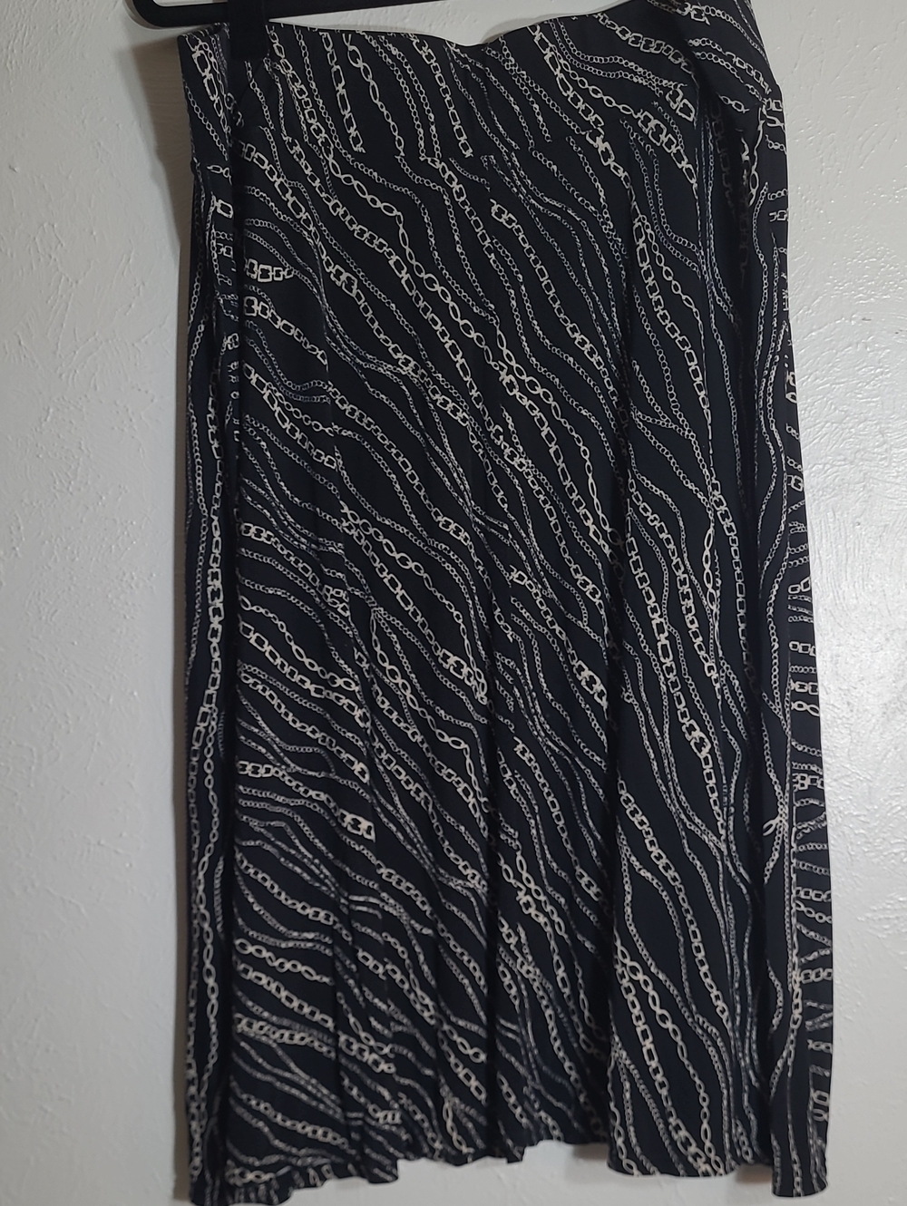 Worthington Black Midi Skirt with White Chain Print